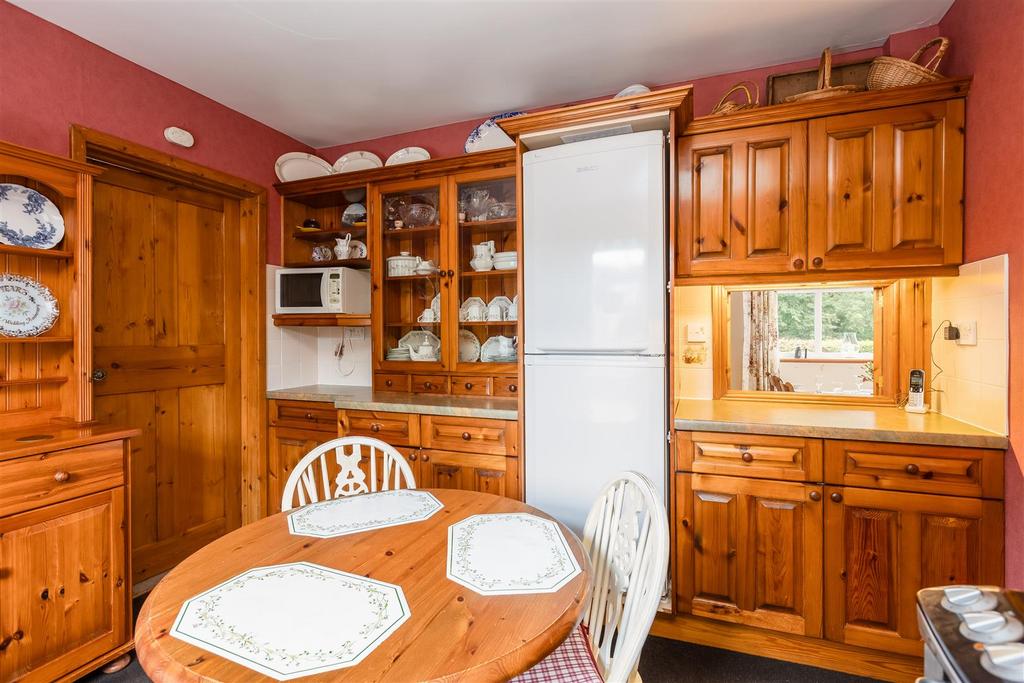 Wydale Low Cottages 1 Kitchen 3.jpg