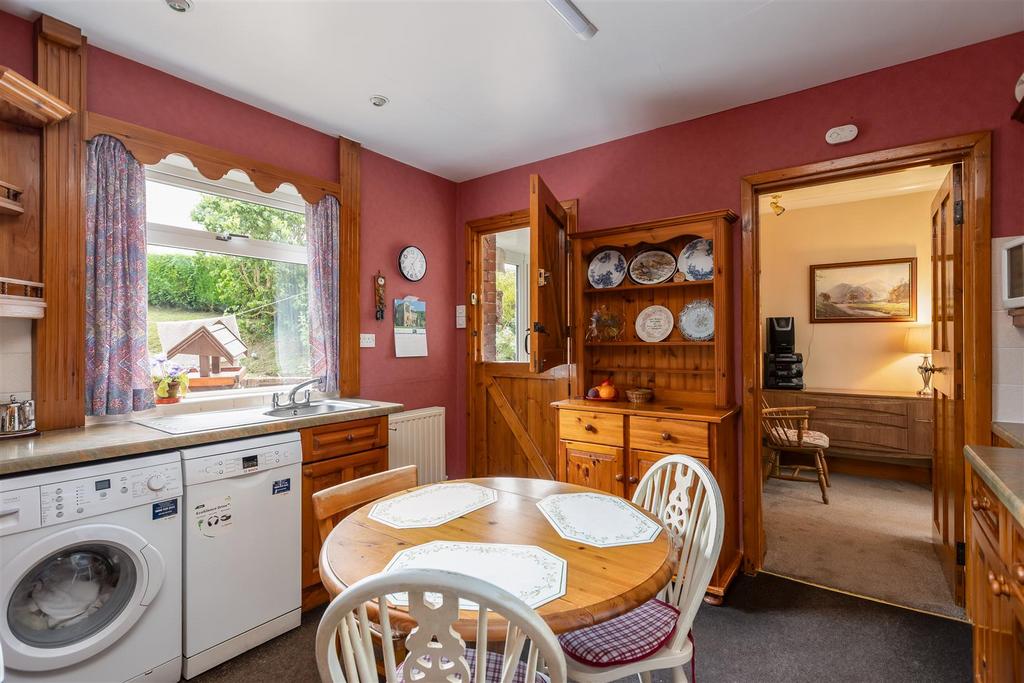 Wydale Low Cottages 1 Kitchen 1.jpg