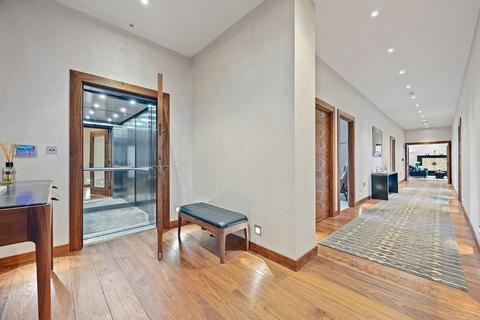 3 bedroom penthouse for sale, Holborn Close, St Josephs Gate