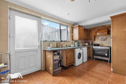 353 Milwards, Harlow, CM19 4SW