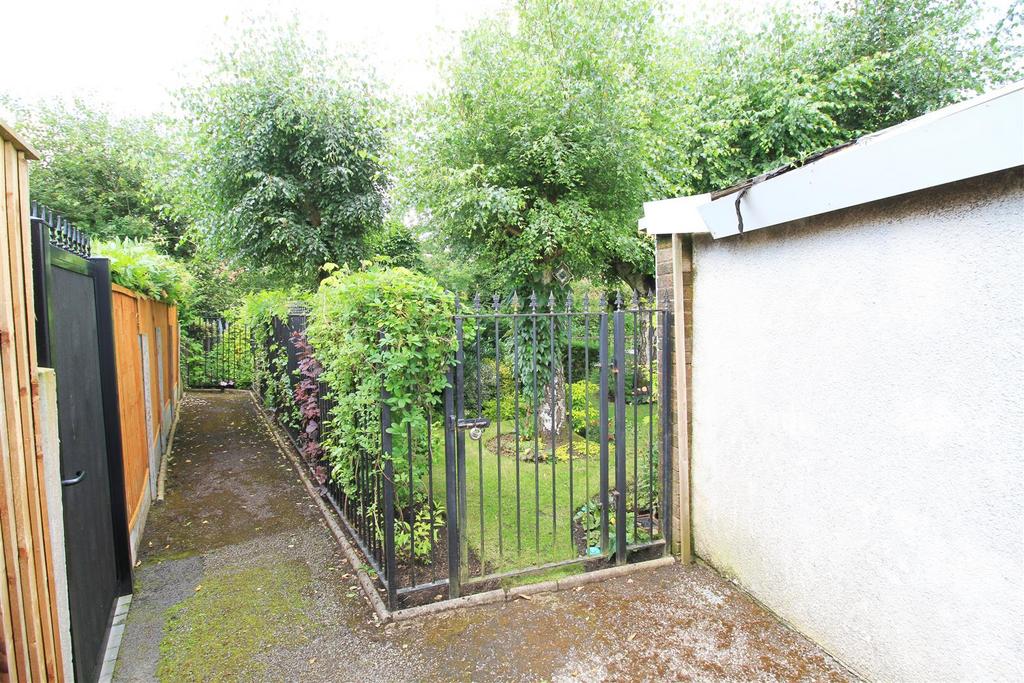 Access to garden.jpg