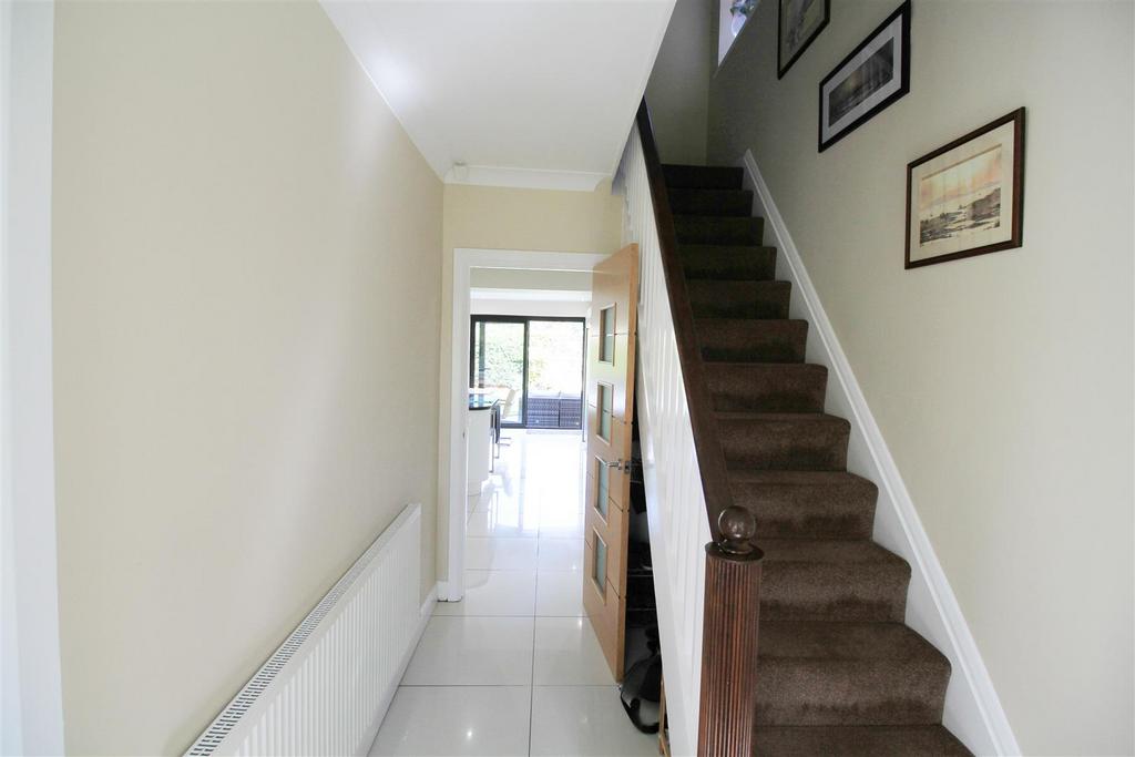 Entrance hall.jpg