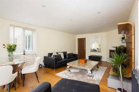 2 bedroom apartment for sale, Dunstarn Lane, Leeds LS16