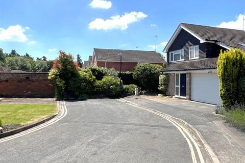 24 Castle Close, Warwick, CV34 4DB