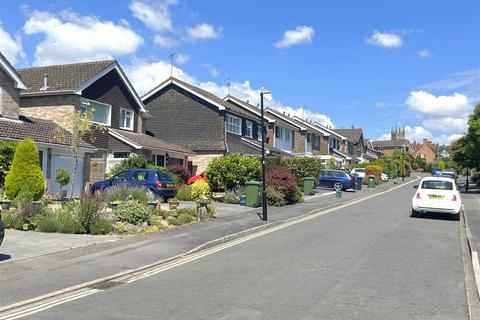 24 Castle Close, Warwick, CV34 4DB