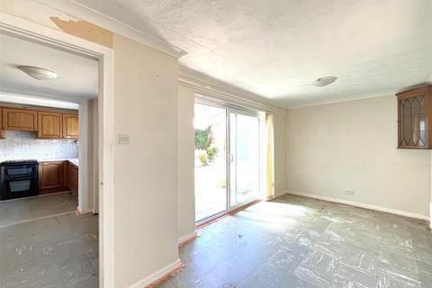 24 Castle Close, Warwick, CV34 4DB