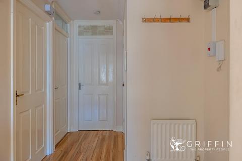 2 bedroom flat for sale, College Close, Grays