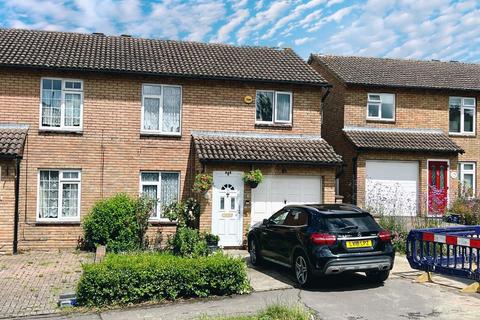 4 bedroom semi-detached house for sale, Springwood Drive, Godinton