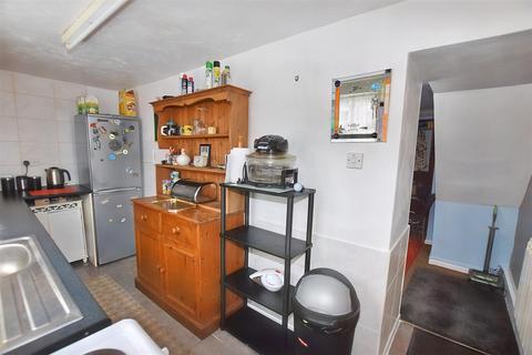 6 Albert Place, Camborne, TR14 8BP