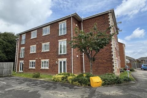 1 bedroom flat for sale, Kiln Avenue, Mirfield WF14