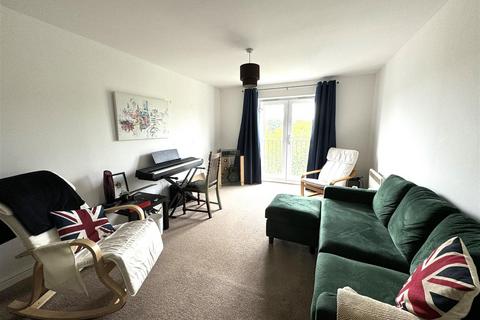 1 bedroom flat for sale, Kiln Avenue, Mirfield WF14