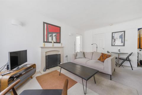 4, Marlowe Court Parkleys, Richmond, TW10 5LR