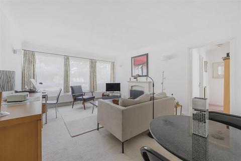 4, Marlowe Court Parkleys, Richmond, TW10 5LR