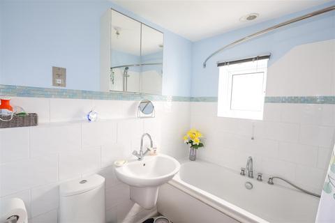 11 Craythorns Crescent, Dishforth, Thirsk, YO7 3LY
