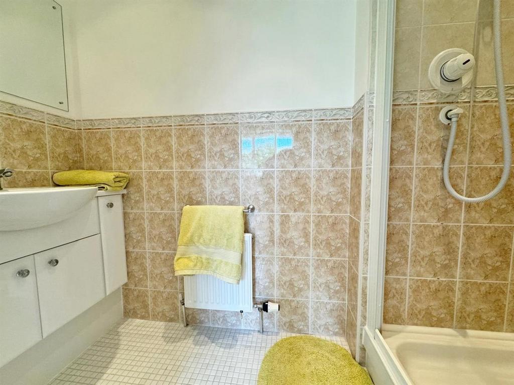 En suite shower room