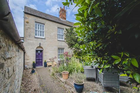 4 bedroom end of terrace house for sale, The Green, Calne SN11