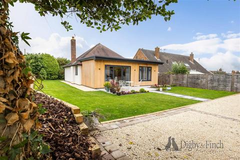 2 bedroom bungalow for sale, Woodside Road, Radcliffe-On-Trent