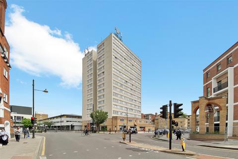 2 bedroom apartment for sale, Roman Road, London E2