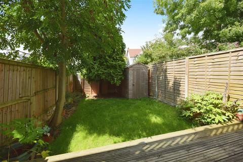 1 bedroom flat for sale, Whitefriars Crescent, Westcliff-On-Sea SS0