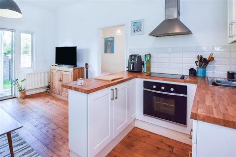 1 bedroom flat for sale, Whitefriars Crescent, Westcliff-On-Sea SS0