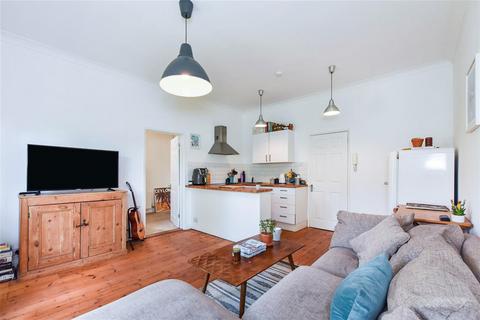 1 bedroom flat for sale, Whitefriars Crescent, Westcliff-On-Sea SS0