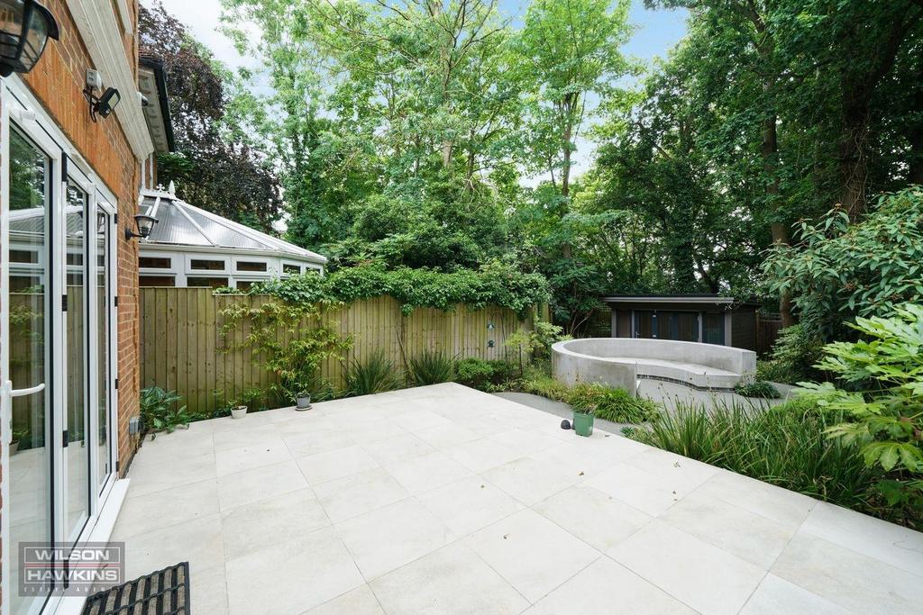 2 Oakley Grange, Mount Park Road - 4m MPLcl Fo LJd Fpt