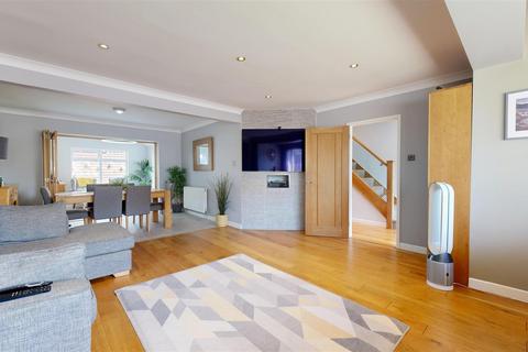 9 Augusta Close, Portland, DT5 1DF