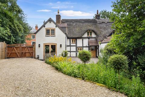 3 bedroom semi-detached house for sale, Station Road, Evesham WR11