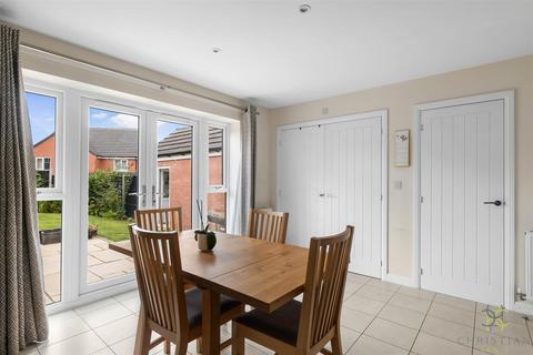 3 bedroom detached house for sale, Sladden Close, Evesham WR11