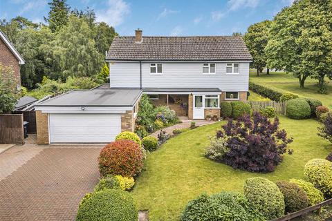 4 bedroom detached house for sale, Lark Hill, Moulton CB8