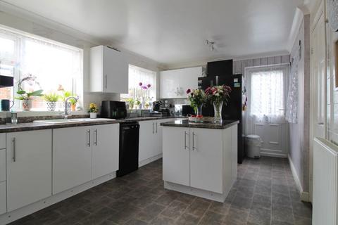 4 bedroom semi-detached house for sale, Nursery Close, Biggleswade SG18