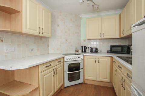 2 bedroom apartment for sale, Broomwood Gardens, Pilgrims Hatch, Brentwood