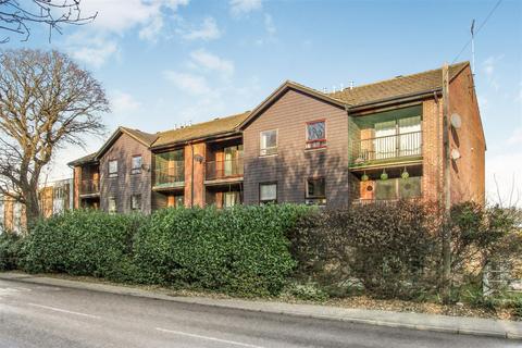 2 bedroom apartment for sale, Broomwood Gardens, Pilgrims Hatch, Brentwood