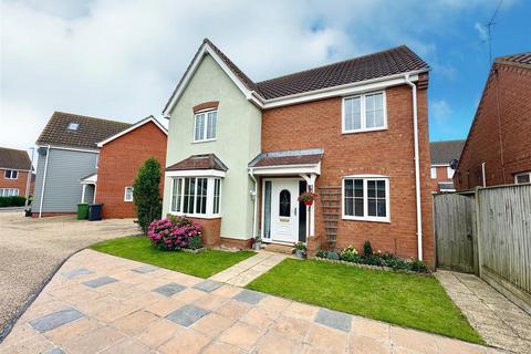 4 bedroom house for sale, Seafields Drive, Hopton