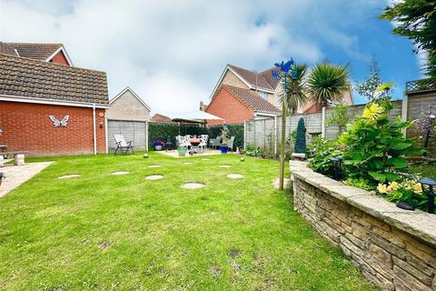 4 bedroom house for sale, Seafields Drive, Hopton