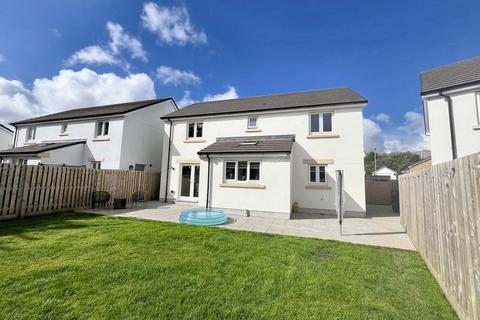 43 Fallow Road, Helston, TR13 8WH