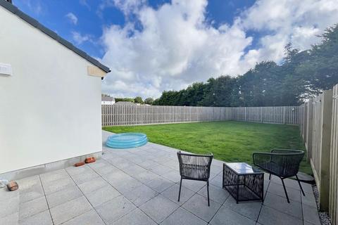 43 Fallow Road, Helston, TR13 8WH