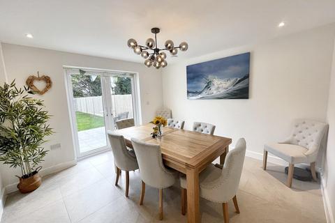 43 Fallow Road, Helston, TR13 8WH