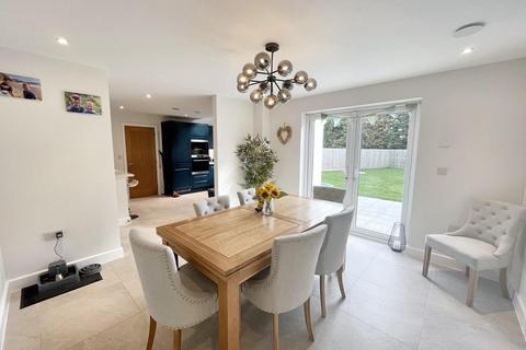 43 Fallow Road, Helston, TR13 8WH