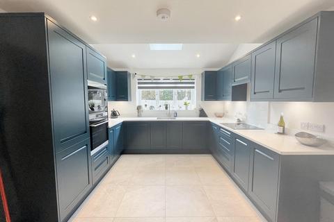 43 Fallow Road, Helston, TR13 8WH