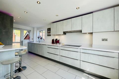 undefined, Alexandra Corniche, Hythe