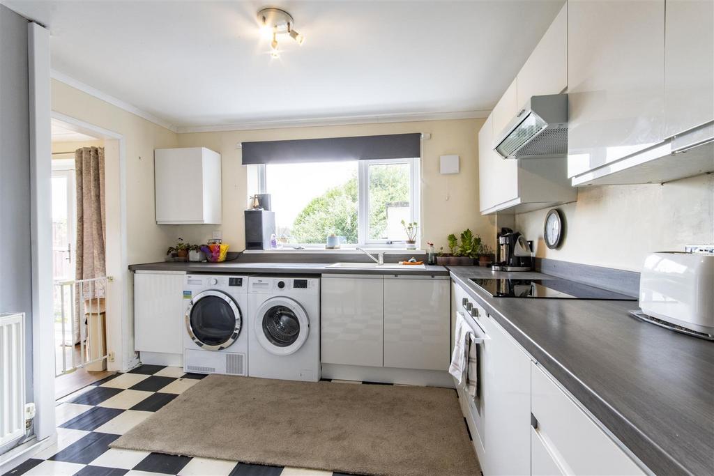 'L' Shaped Kitchen