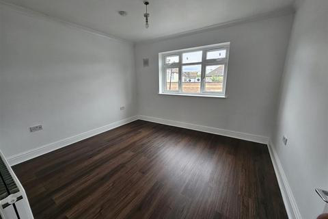 2 bedroom flat to rent, Derley Road, Southall