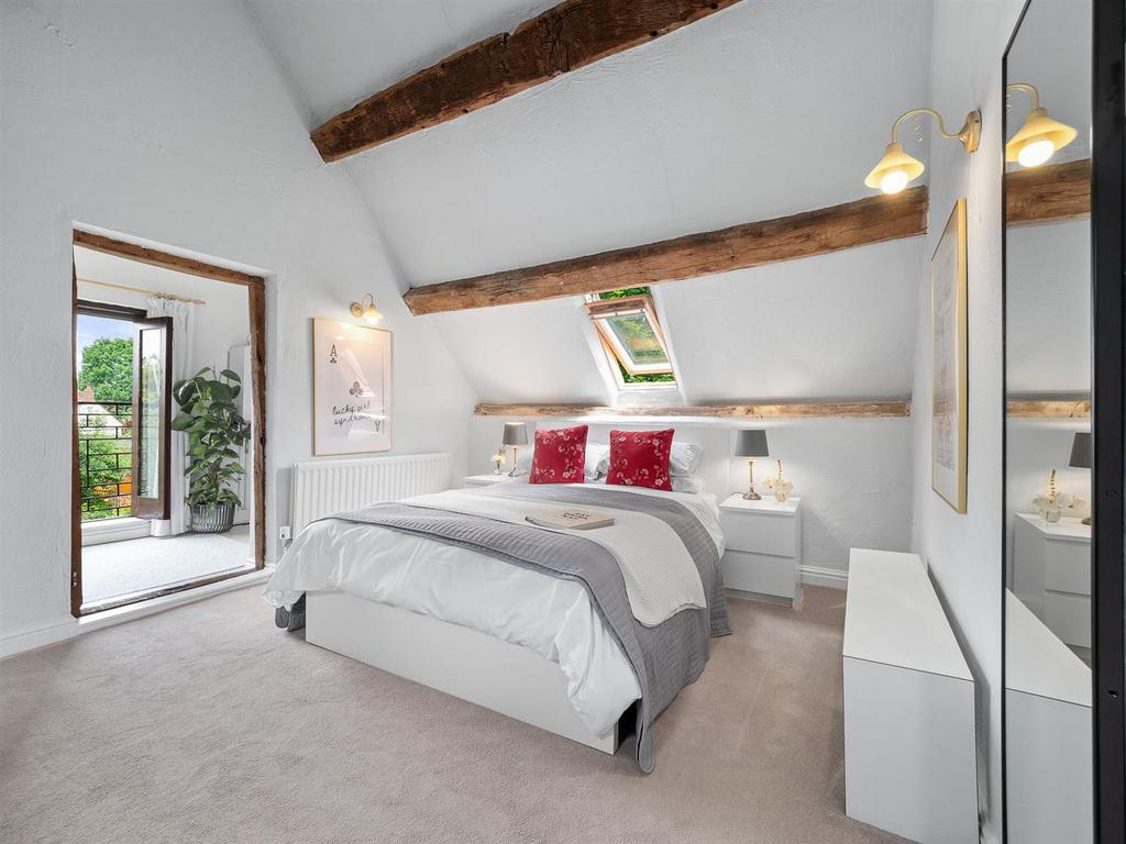 Guest bedroom