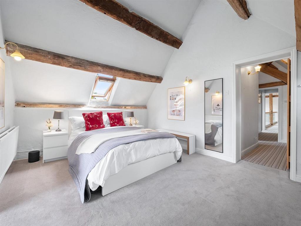 Guest bedroom