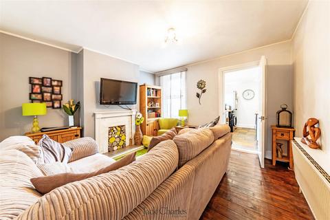 2 bedroom terraced house for sale, Shipbourne Road, Tonbridge