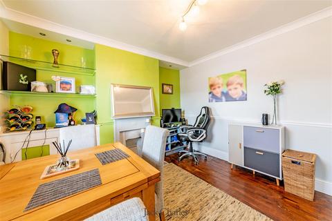 2 bedroom terraced house for sale, Shipbourne Road, Tonbridge