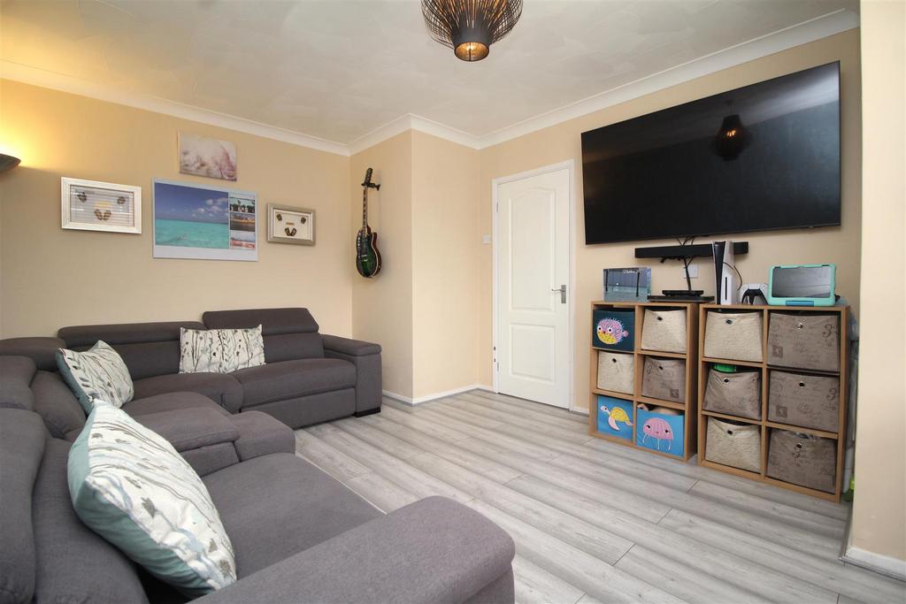 Living room 1 .JPG