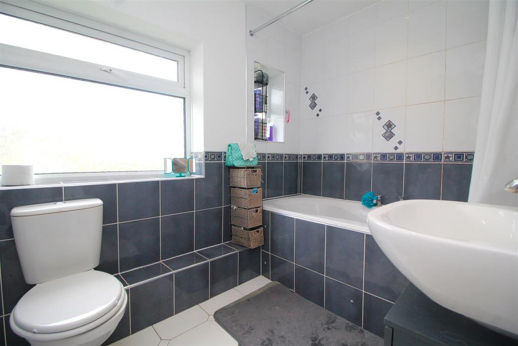 Bathroom .JPG