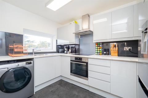 19, Alford Court Bonchurch Close, Sutton, SM2 6AY